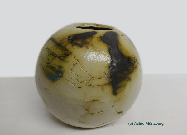 Kugel, oben offen &Oslash;18 cm, h 15cm, 28 &euro;